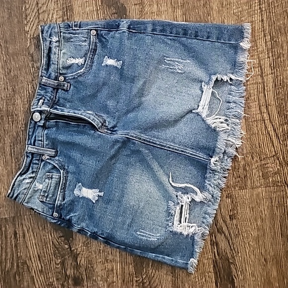 Wild Fable Denim Distressed Jean Skirt Size 4 - Picture 6 of 10